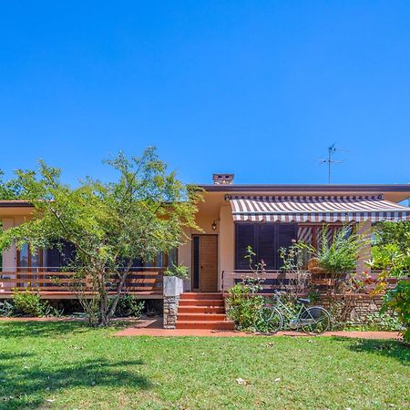 Holiday Home Donatella By Interhome مارينا دي بييتراسانْت المظهر الخارجي الصورة