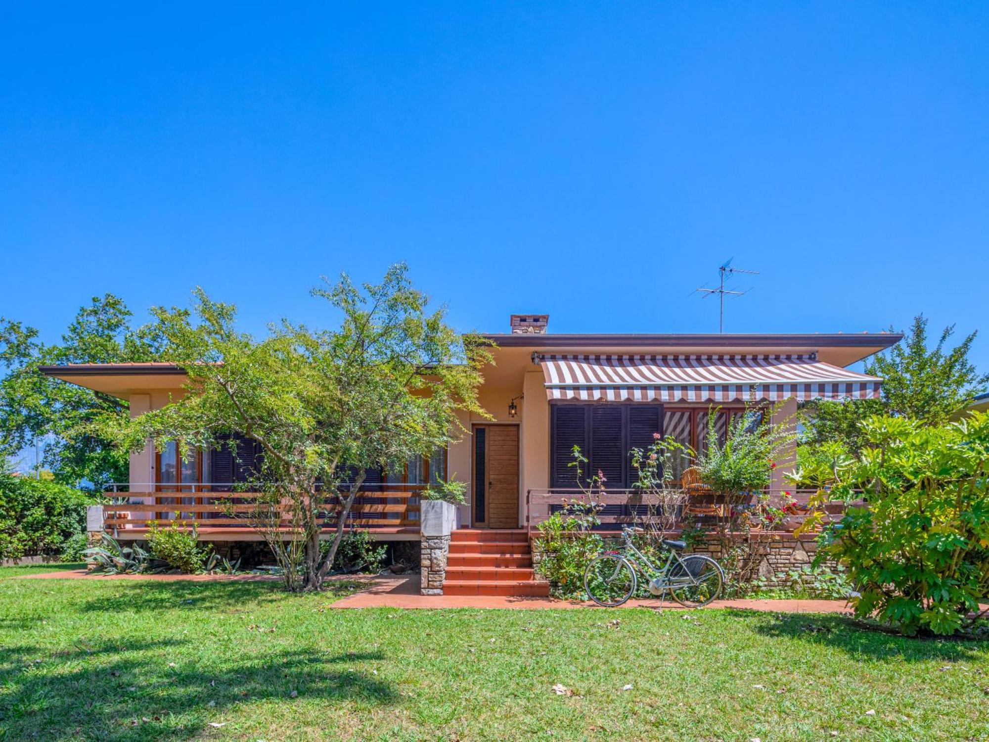 Holiday Home Donatella By Interhome مارينا دي بييتراسانْت المظهر الخارجي الصورة
